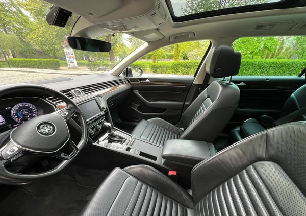 Volkswagen Passat cena 73500 przebieg: 197634, rok produkcji 2016 z Głogów małe 277
